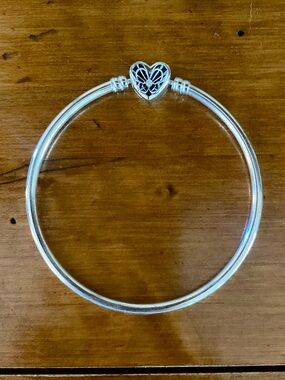 Pandora Moments Heart & Butterfly Sterling Silver Bangle Bracelet size 7 1/4”